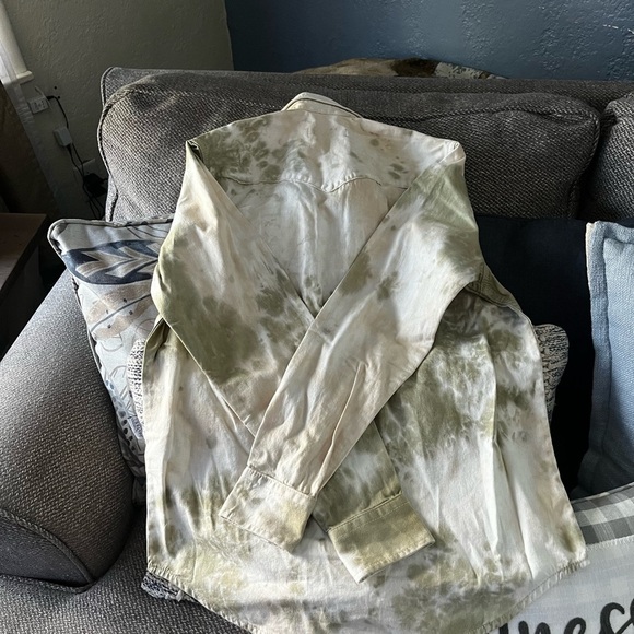 J.Lindeberg Women’s Green and Tan Shirt Jacket​ - Picture 3 of 6